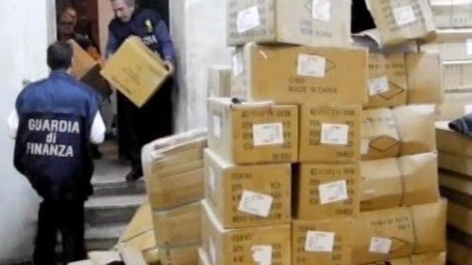 La Finanza sequestra ad un emporio cinese merci per 50 mila euro