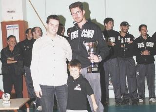 Il momento della premiazione dei rappresentanti del team fucecchiese