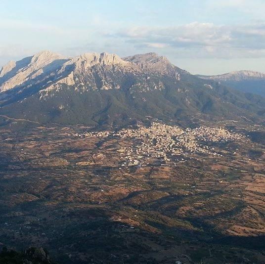 Sentieri e silenzi fino al pinnettu