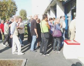 <strong>L’ATTESA. </strong>Tanta gente davanti al nuovo supermercato e tra gli scaffali durante il primo giorno di apertura del punto vendita di viale Petrarca