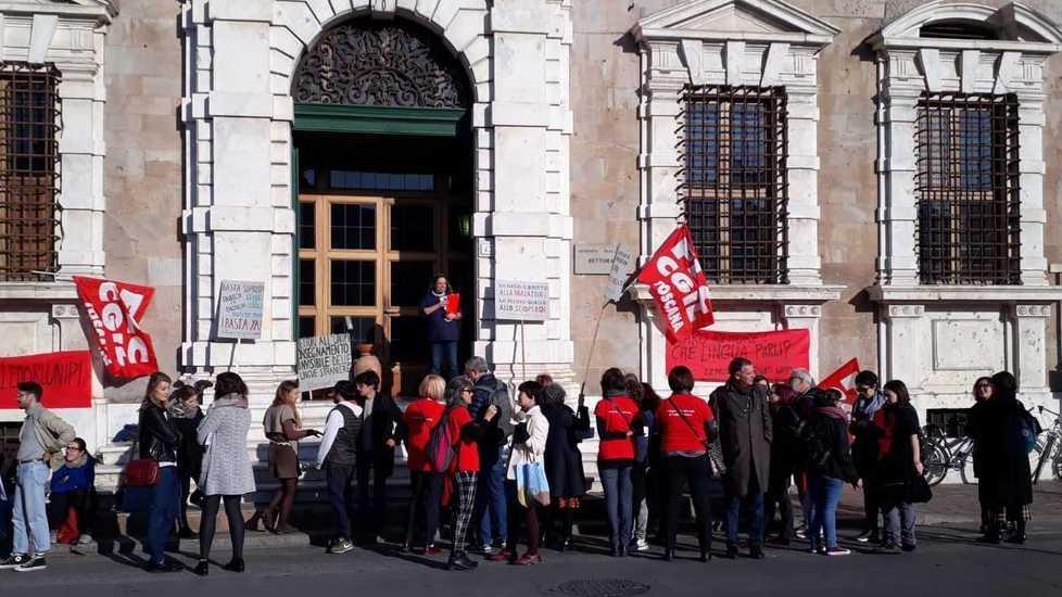 L’ira degli ex lettori, i prof di serie B