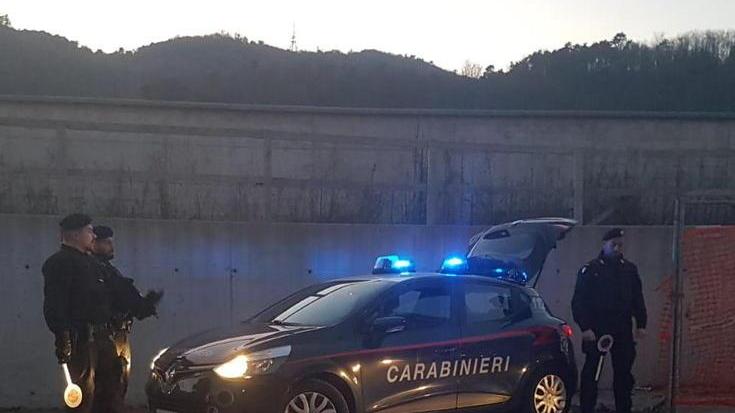 Picchia una ragazza, denunciato Guida ubriaco, patente sospesa