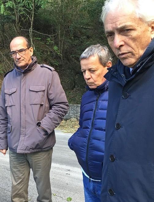 Voleva buttarsi dal ponte salvato dalla polizia