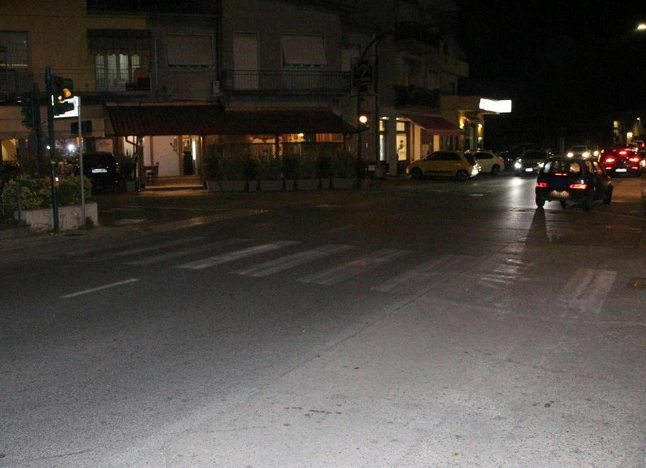Muore travolta da un’auto sulle strisce pedonali 