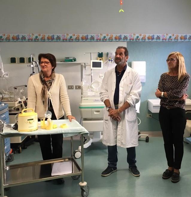 Donato all’ospedale un tiralatte elettrico 