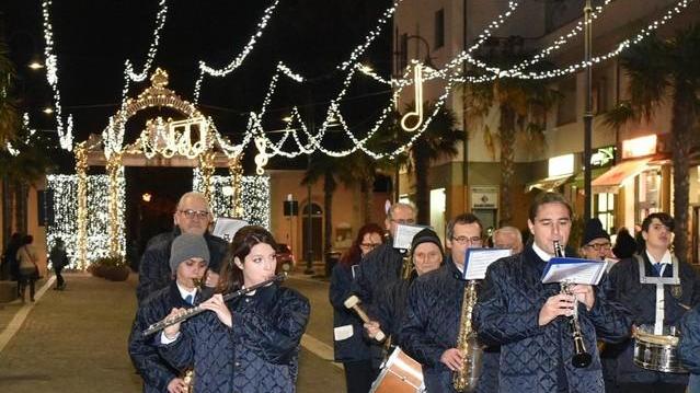 La luminaria si accende a suon di musica