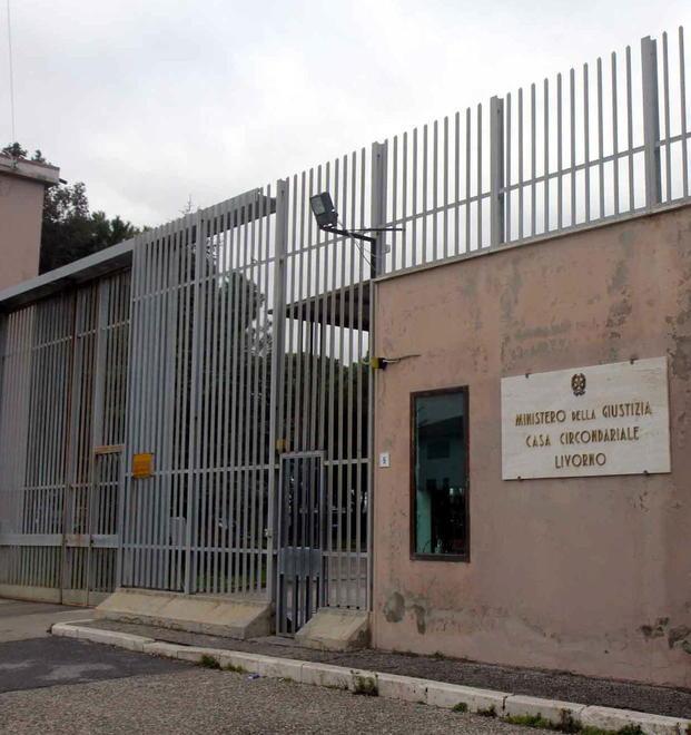 Ispezione M5s al carcere «Strutture fatiscenti, personale insufficiente» 