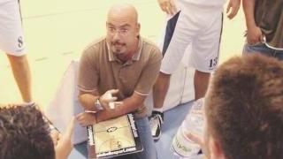 Coach Francesco Baroni durante un time out