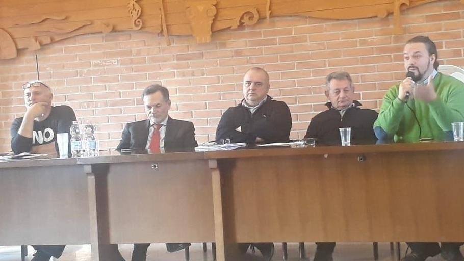 Fusione, folla per il No