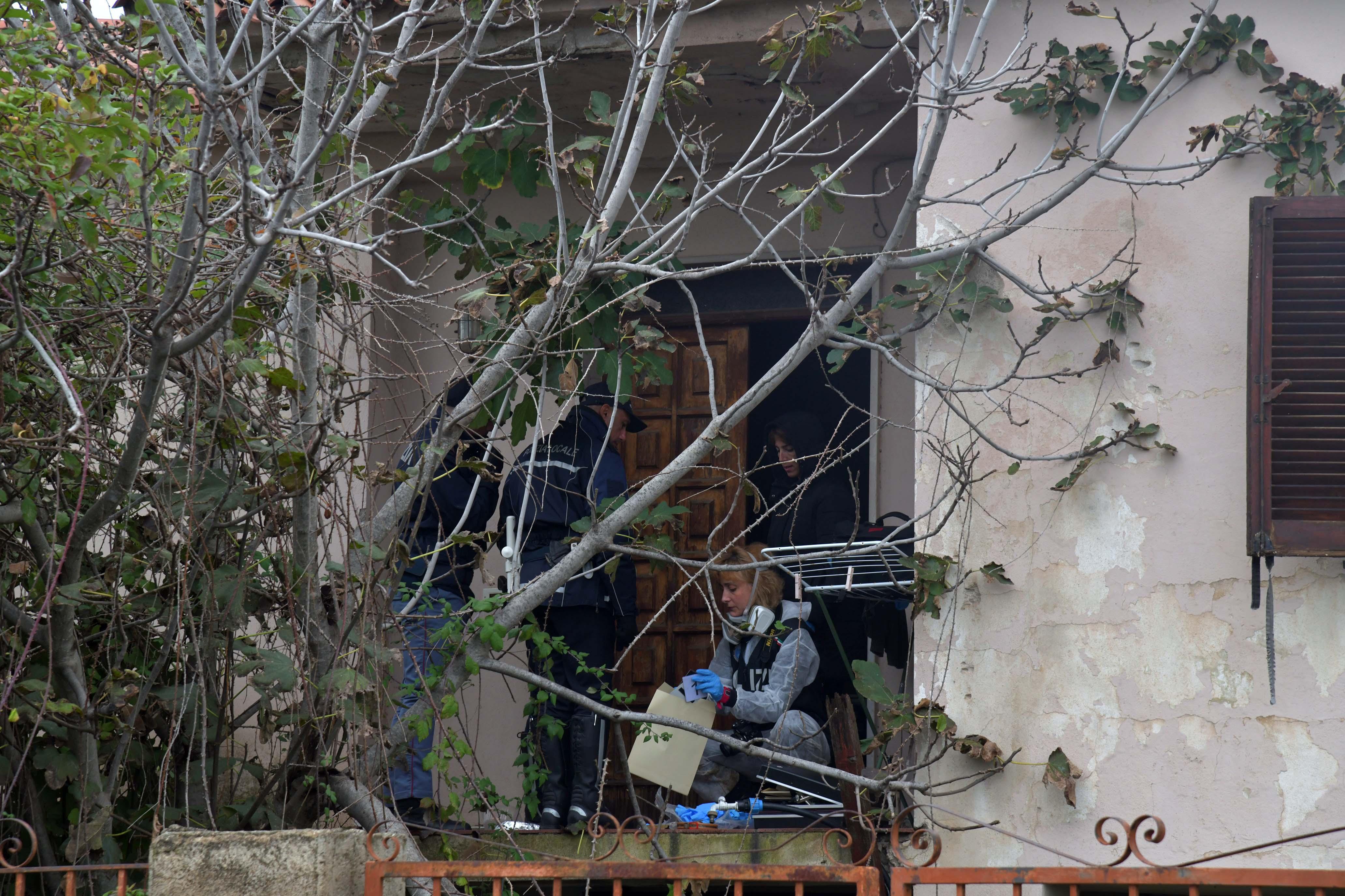 L'abitazione della donna trovata morta in casa (foto Giovanna Sanna)