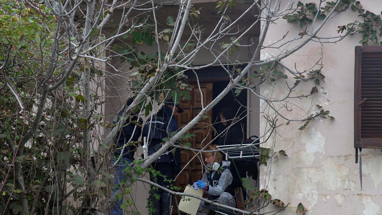 L'abitazione della donna trovata morta in casa (foto Giovanna Sanna)