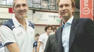 <strong>AMICI CONTRO.</strong> Cantagalli e Bernardi si stringono la mano prima della gara