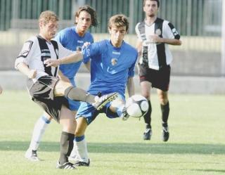 Andreulli impegnato a centrocampo: ieri mister Rossi lo ha schierato per tutta la gara