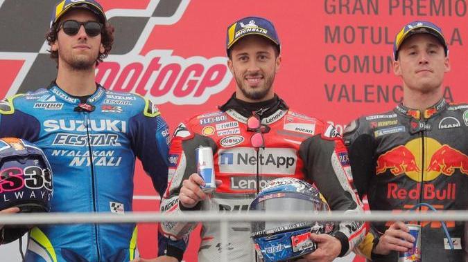 Nel Gran premio della pioggia e delle cadute trionfa la Ducati dell’equilibrista Dovizioso