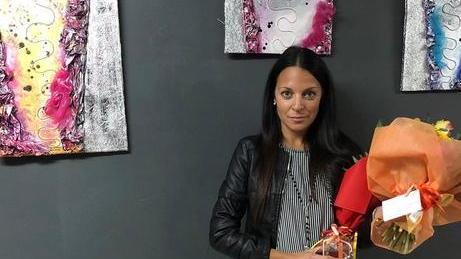 Arte, case di bambole ma anche quadri astratti di Claudia Pietralunga