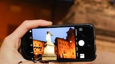 Attenti alle truffe: falsi messaggi dell’Agenzia Entrate sugli smartphone