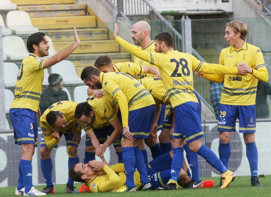 Il Modena travolge il Calvina e strappa applausi al Braglia 