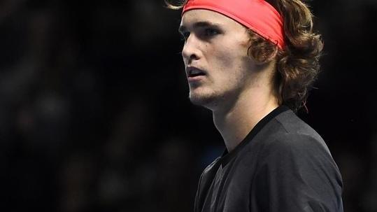Zverev master a sorpresa Djokovic cede in due set