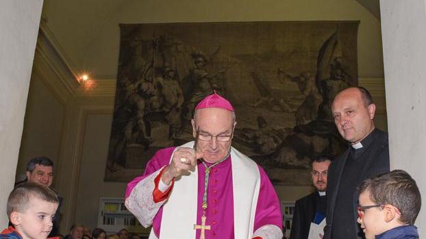 Camisasca inaugura la Curia ristrutturata «Lavoriamo insieme»