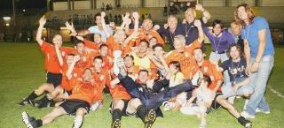<strong>CAMPIONI.</strong> La squadra del Mamma Enza dopo la vittoria finale dello scorso anno