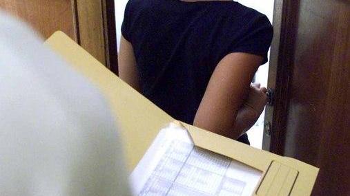 Finti operatori dell’energia elettrica bussano alle case