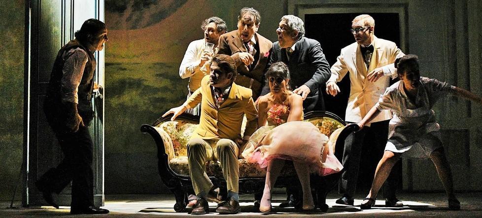 Balasso al Mac Mazzieri di Pavullo: «Il mio Arlecchino va oltre la battuta e le risate, racconta vita e sentimenti» 
