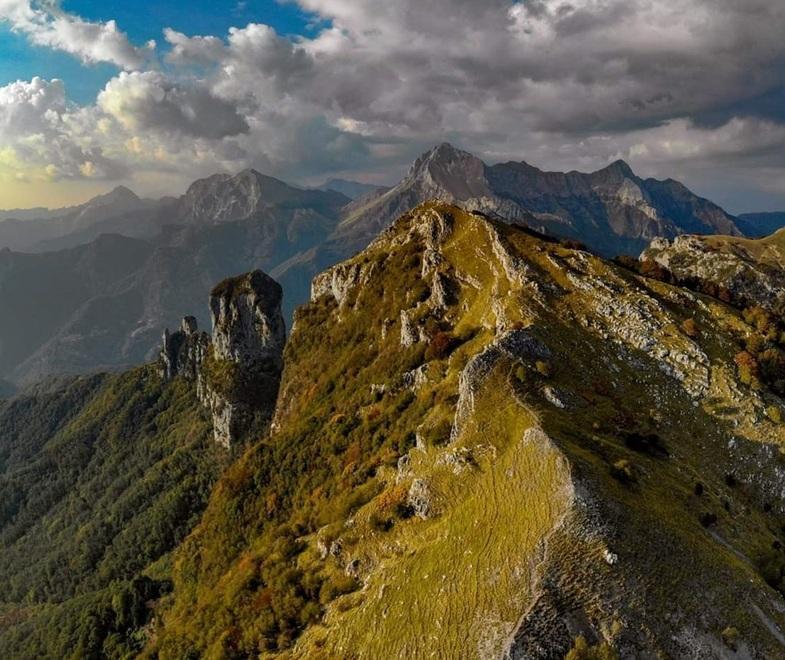 Un video straordinario realizzato sorvolando il monte Procinto