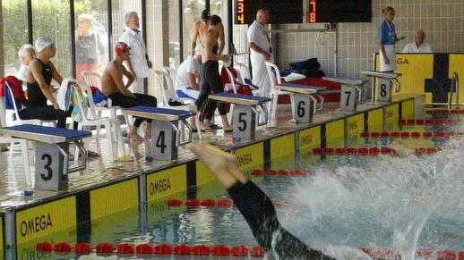 «In piscina come sardine La concorrenza sleale penalizza i nostri figli»