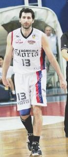 Si dovrà attendere ancora un po’ per vedere di nuovo in campo il capitano rossoblù Niccolai