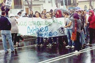 Lo striscione dedicato dagli studenti