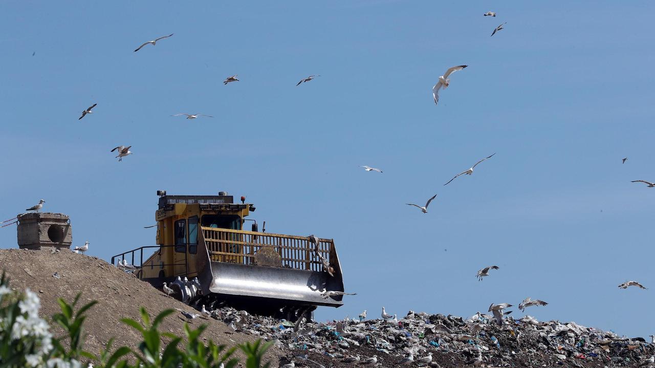Discarica del Fossetto, si dilatano i tempi per l’ottava vasca