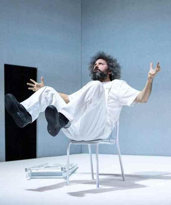 Cristicchi, 40enne rude ma super sensibile: «La dolcezza ci salva» 