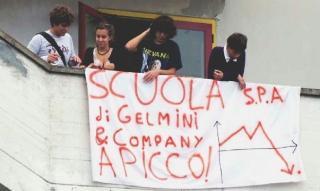 Aule fatiscenti, taglie scuola che non vaStudenti mobilitati