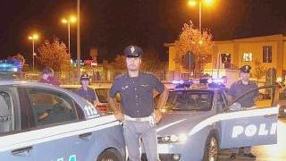 Una delle pattuglie della polizia in servizio la notte scorsa a Montelupo