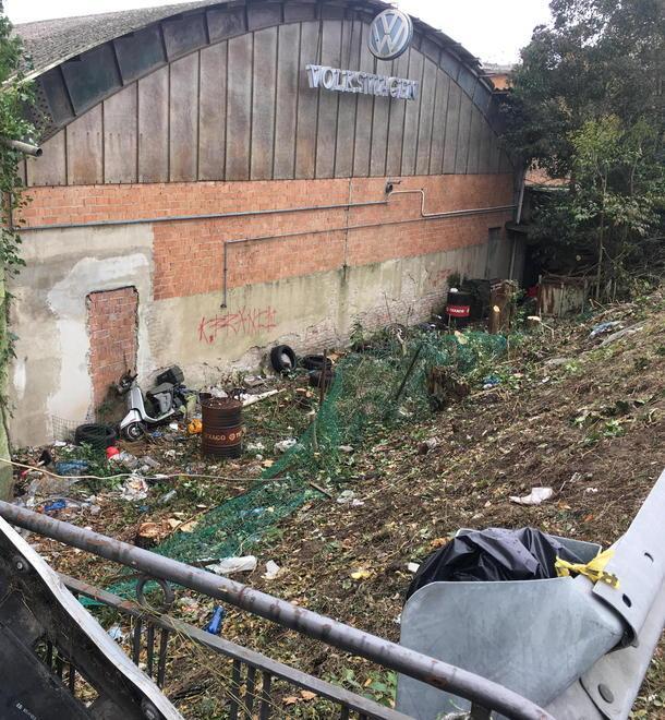 Scattano interventi di pulizia nell’area dell’ex concessionaria 