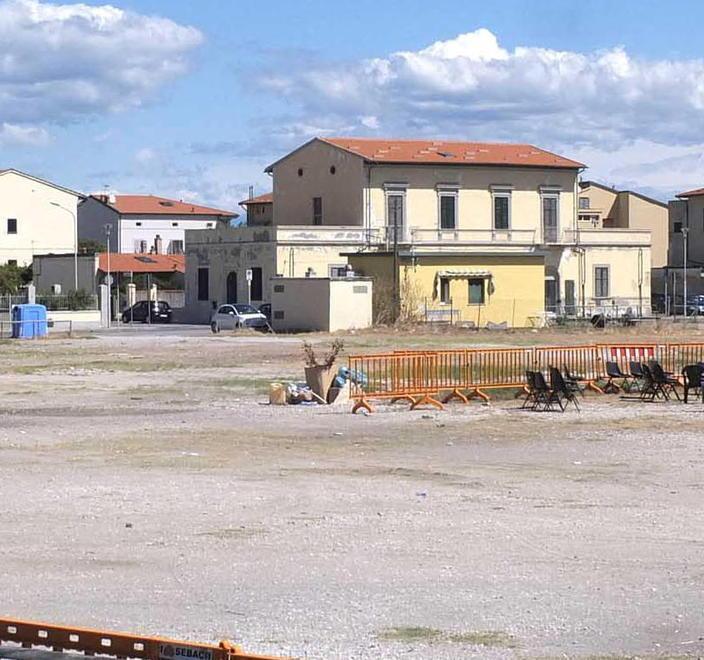 Un costo di oltre 400mila euro per l’acquisto di piazza Viviani 