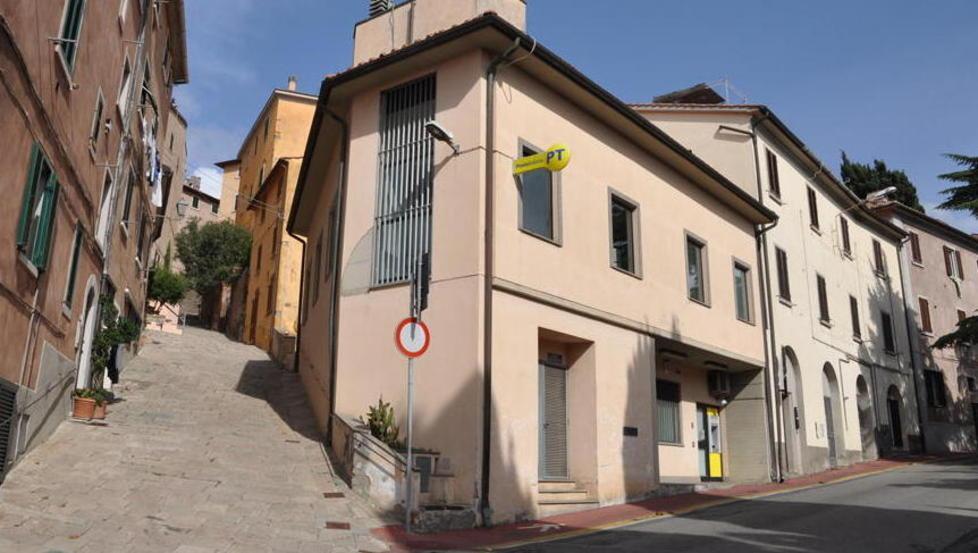 Consegna a singhiozzo di pacchi e bollette Cgil in trattativa per cambiare il servizio 
