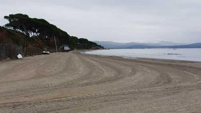 Danni da maltempo: è partita l’operazione “spiagge pulite”