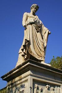 E la statua dove la metto?Canapone, vota il sondaggio