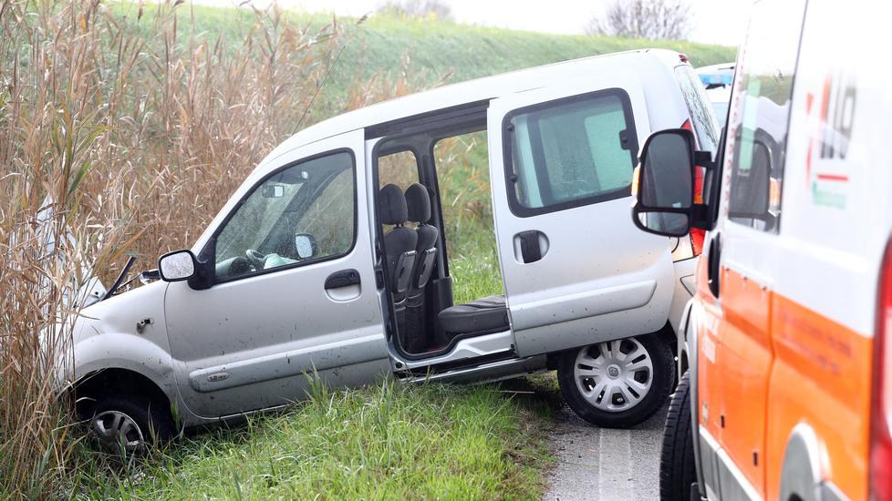 Auto finita contro un albero Ora si cercano testimoni 