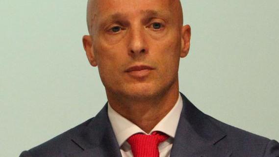 Accusa il patrigno di averla violentata per anni