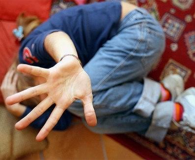 Abusi sessuali su un quattordicenne, quattro anni e mezzo a un disabile