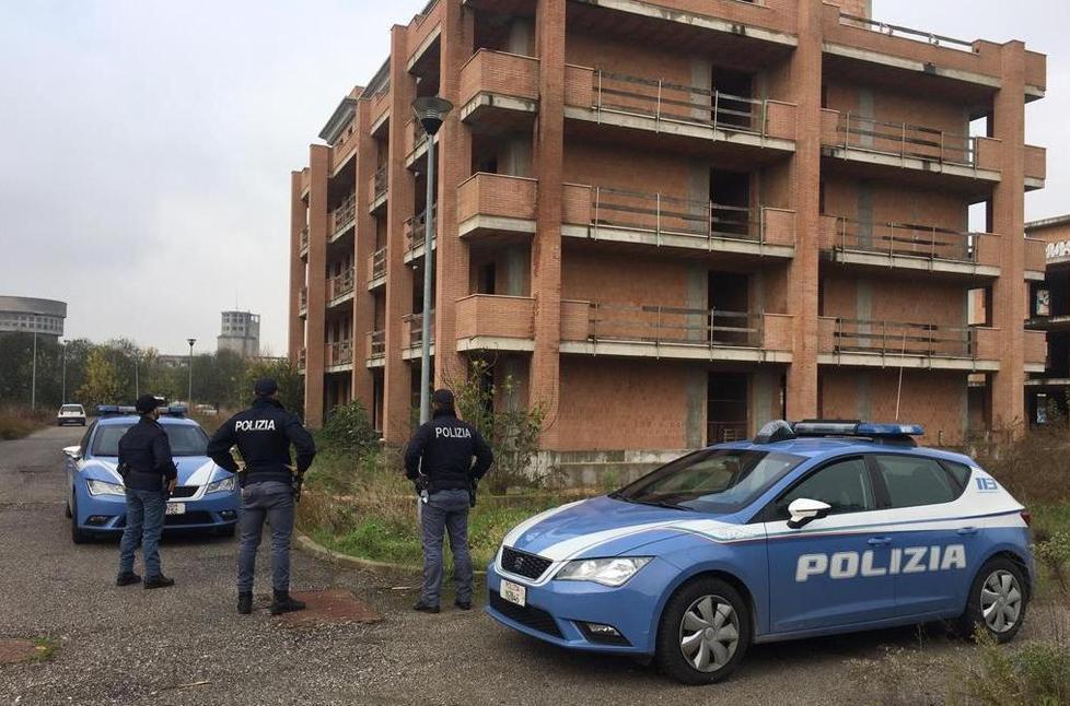 Abusivi nelle palazzine incompiute. Operazione di sgombero, tre denunce 