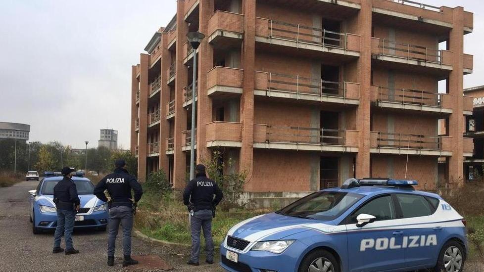 Abusivi nelle palazzine incompiute. Operazione di sgombero, tre denunce