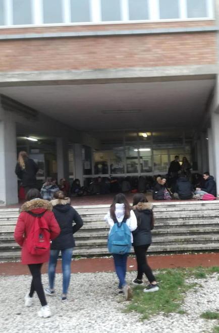 Liceo scientifico oggi in Provincia la decisione sull’accorpamento 