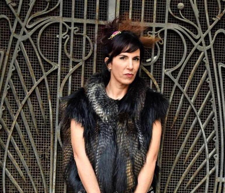 Trucco, parrucco, foto e tanta sana ironia: ecco il calendario “Modelle per un giorno”