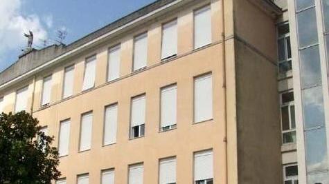 Ladri all’istituto Cabrini spaccano e svuotano le macchinette del caffè
