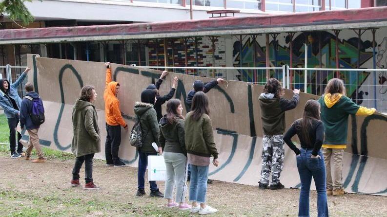 Occupato lo Stagi «Non vogliamo vedere questo liceo morire»