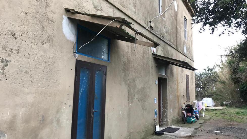 Topi e umidità nella casa dell’emergenza abitativa