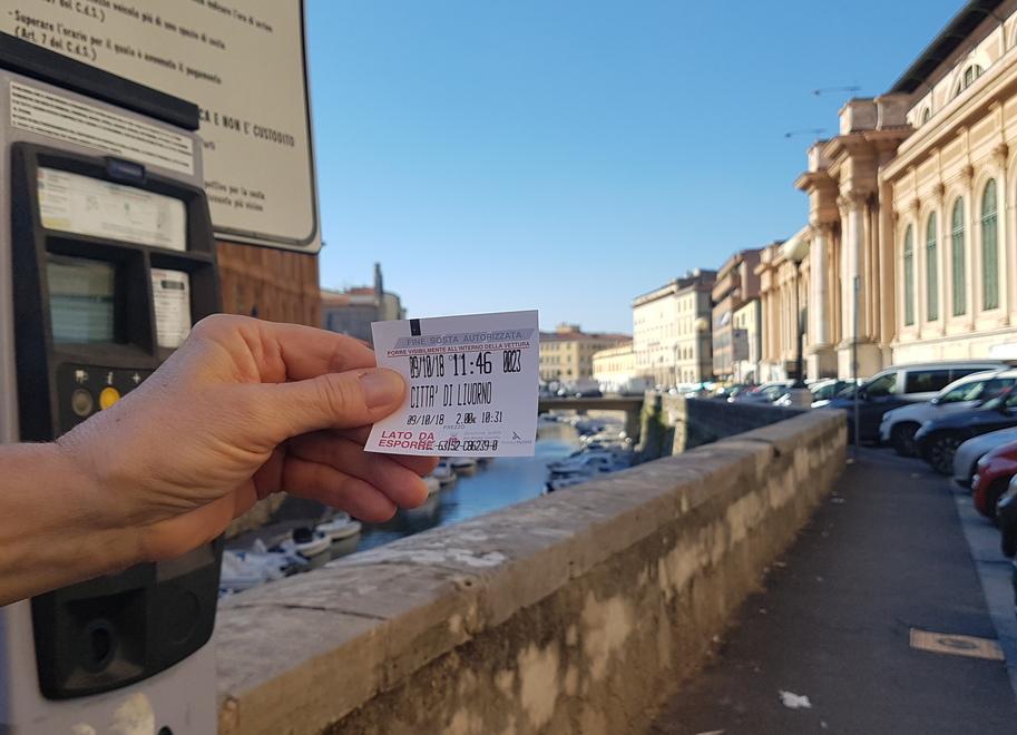 Posteggio in centro e tariffe ridotte per Natale: c’è un’apertura del Comune 